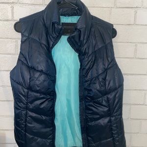 Aeropostale women’s black vest